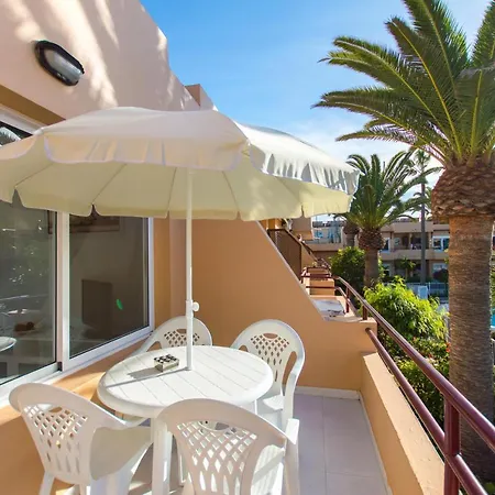 アパート Casanikolai